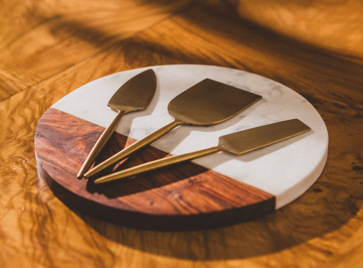 The Earth to Table Charcuterie Set